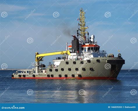 Ocean Towing Vessel Maneuvering To Berth Stock Image Image Of