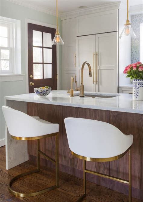 Luxury living is easy with a charming champagne rose gold kitchen. Gold Hardware & Lighting Should Replace Silver: Yay or Nay? - Maria Killam - The True Colour Expert