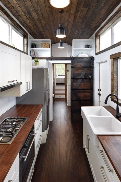 Jun 25, 2021 · canada goose has pledged to completely phase out the use of animal fur in its products by next year, following a series of other apparel companies that have unveiled similar plans after years of. Massive Canada Goose tiny house is worth a gander | Tiny ...