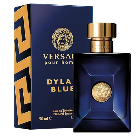 Dylan blue pour femme is a tribute to femininity, an alchemy of irresistible notes that dance, arouse and embrace. Versace Dylan Blue 50ml Eau De Toilette - My Chemist