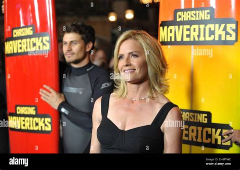 Actress Elisabeth Shue Attends The Chasing Mavericks Los Angeles Premiere In Los Angeles On
