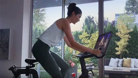That Peloton Woman Now Stars In Ad Poking Fun At Her Ad New Country 1051