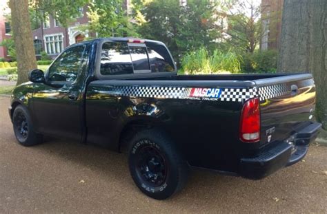 The model received many reviews of people of the automotive industry for their consumer qualities. TopWorldAuto >> Photos of Ford F-150 NASCAR Edition ...
