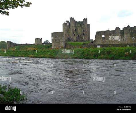 Trim Castle On The River Boynecounty Meathireland Stock Photo Alamy