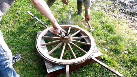 Occasion, ancien moyeu roue charette charette déco rétro ch. Roue Charette Bois d'occasion