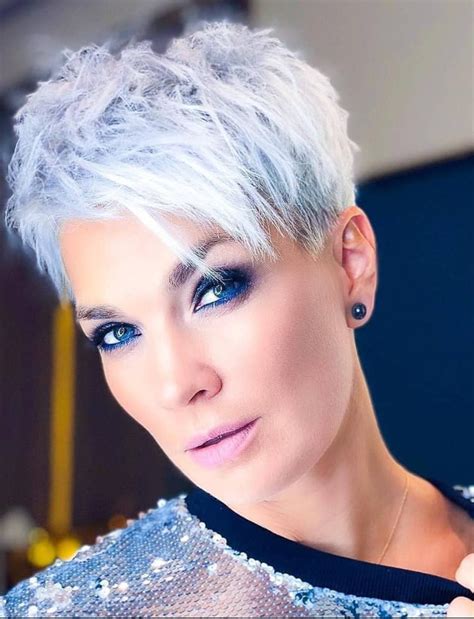 Trendy Short Pixie Haircut For Stylish Woman Page Of Fashionsum Short Spiky