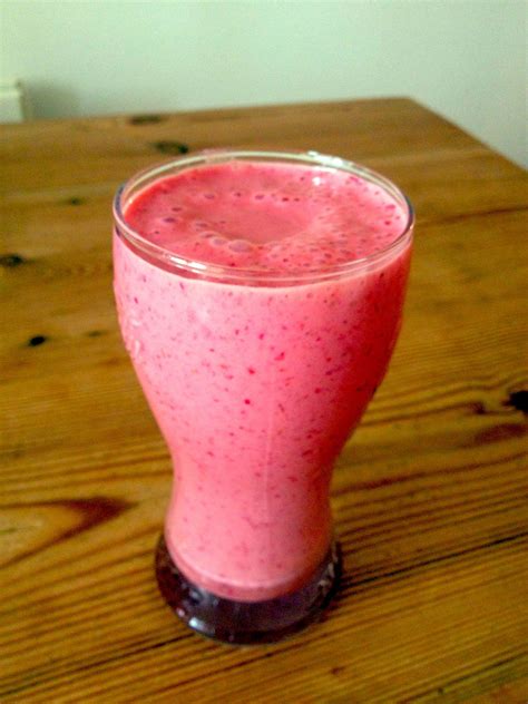 Strawberry And Raspberry Protein Smoothie Blend Handful Of Strawberries And Raspberries 100ml