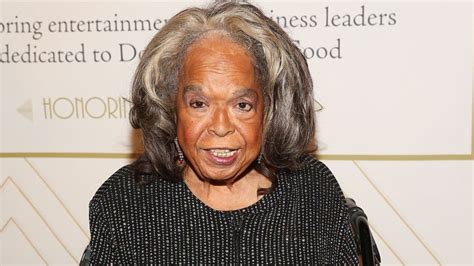 Della Reese Singer And Touched By An Angel Actress Dead At 86 Cbc News