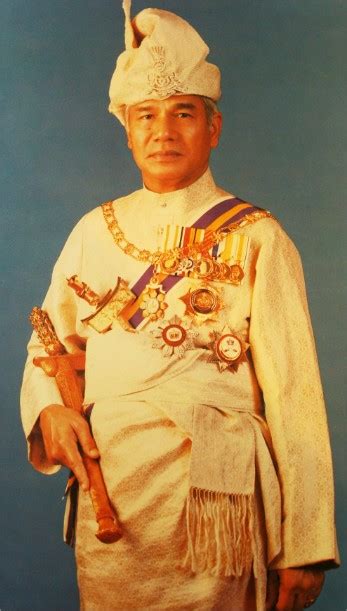Tengku shahnira tengku sulaiman is on facebook. Uncleseekers v2: Seek The Truth: Sultan Perak Atau Kerabat ...
