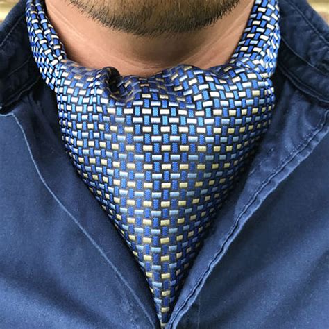 Vari modi per fare il nodo alla maglietta: Come fare il nodo alla cravatta. 6 Stili a confronto - Job ...
