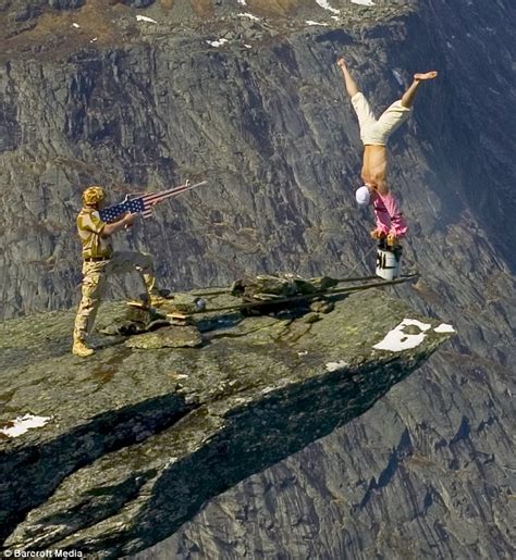 藝高人膽大300多米懸崖瀑布高空中表演平衡绝技 Get Jetso 著數優惠網