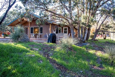 For those who want to consider the cabins in sedona for the family vacation gathering, this may be a great solution for them to enjoy the best of. Desert Cabin in Sedona, Arizona