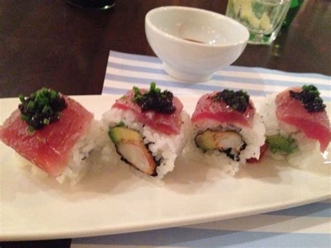 Good flavours don't have to be complicated and, in this case, less is definitely more. Tuna maki