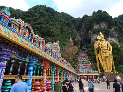 Airbnb malaysia is dedicated to bringing you the best experiences with some of the best properties at top destinations across the world. Die Batu Caves, Tipps für die bunten Höhlentempel bei ...