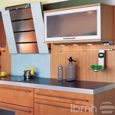 Lll▷zócalo cocina de aluminio y pvc de 10, 15 y 17 cm para muebles de cocina. Importar Perfiles de Aluminio para Puertas de Vitrina de ...