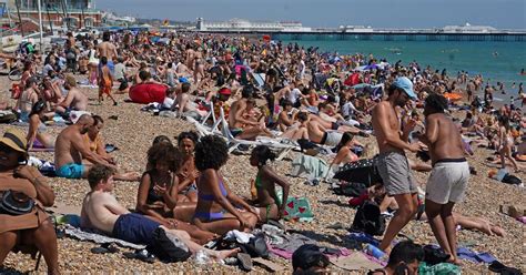 Brighton Beach Packed As Thousands Flock To Seafront On Hottest Day Of Year SussexLive