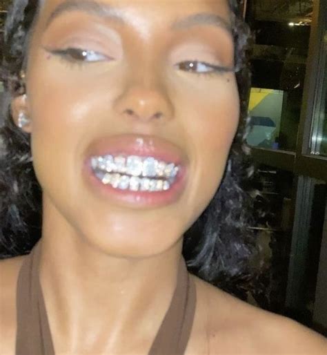 Pin By On Ph0todump Girls With Grills Grillz Grillz Teeth