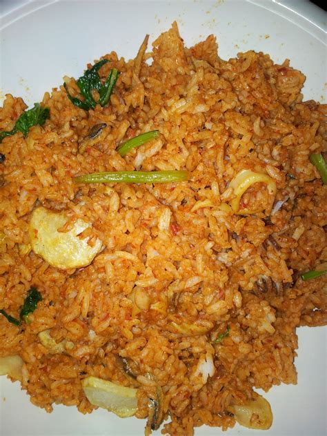 /ˌnɑːsi ɡɒˈrɛŋ/) refers to fried rice in both the indonesian and malay languages. Resepi : Nasi goreng simple - lepak.com.my