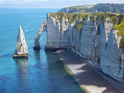 35 Places You Need To Visit In France