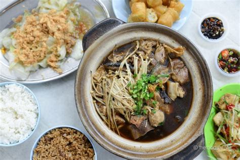 How to prepare bak but teh from scratch (no need to use prepackaged spices) just like the one you find in malaysia or singapore. Bak Kut Teh - The Food Site