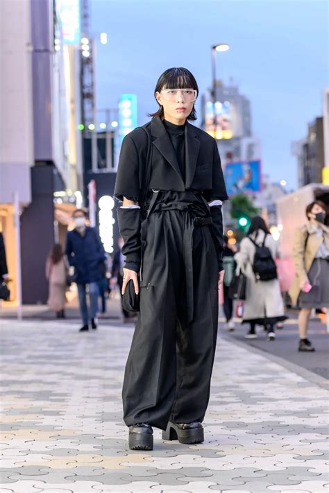 The Best Street Style At Tokyo Fashion Week Spring 2021 Vogue Look
