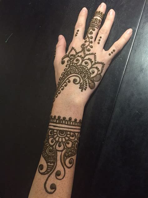Rihanna is known for her love of tattoos, but that love was on full display at the ocean's 8 premiere when her chest inking was on show. Rihanna inspired henna! #henna #rihanna #badgalriri ...