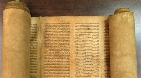 Torah Scrolls Returned to Brooklyn Synagogue After Simchat Torah ...