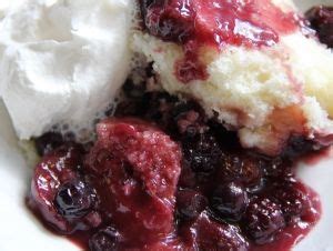 On sunday i made her crunch top apple pie currently featured on food network's home page and i enjoyed it for 3 days straight. Slow Berry Cobbler = Genius | Berry cobbler recipes, Berry ...