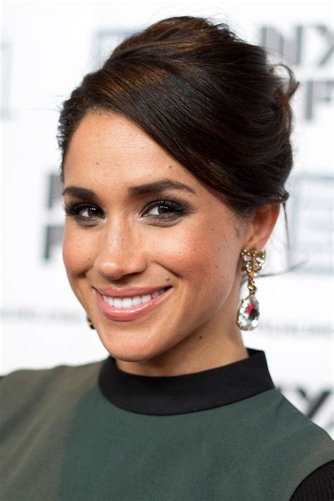 We wish that our hair history was as perfect as meghan markle's but if nothing else we're definitely inspired to master the at home blow dry! Meghan Markle Hairstyle 8 | Meghan markle hair, Hair ...