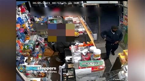 Video Captures Brazen Grocery Store Robbery In Harlem Gunman Rode Off