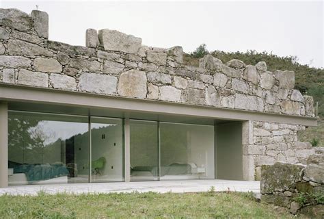 5 Contemporary Examples Of Stone Houses Raised From Ruins