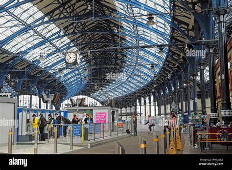 Brighton Railway Station Hi Res Stock Photography And Images Alamy