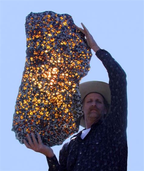 Fukang es la pallasita más grande del mundo con una masa de más de El meteorito Fukang, un precioso regalo del Universo a la ...