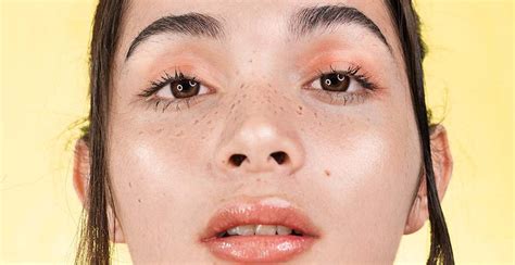 How To Make Fake Freckles Different Makeup Methods To Create Freckles