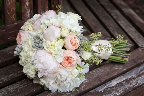 Wedding bouquet with blue hydrangea | diy wedding bouquet. Peony, Hydrangea and Garden Rose Bouquet