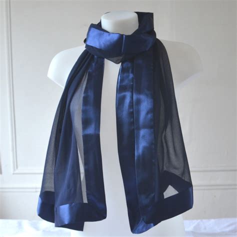 Partner look bleu marine : Etole cérémonie, mariage bleu nuit marine