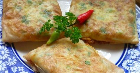 Baik itu martabak manis maupun martabak telor. Resep Martabak Telur Mini Paling Enak Special Berisi Bahan-bahan Martabak Telur Mini Dan Cara ...