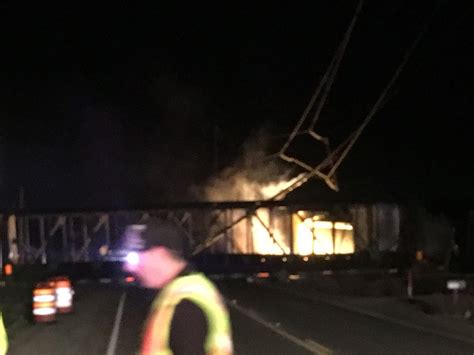 Train derails north of Salem - oregonlive.com