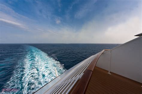 Disney Fantasy 5E – Deluxe Oceanview Stateroom with Huge Aft Verandah