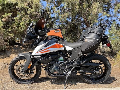 Esta compacta monocilíndrica tiene un carácter y un diseño deportivo, con el completo equipamiento y las. GL's Packing System on The KTM 390 Adventure: Part 3 ...