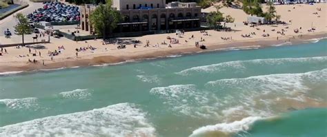 People Crowd Beach While Enjoying Rip Current In Indiana Jukin Licensing