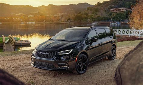 2021 Chrysler Pacifica First Look