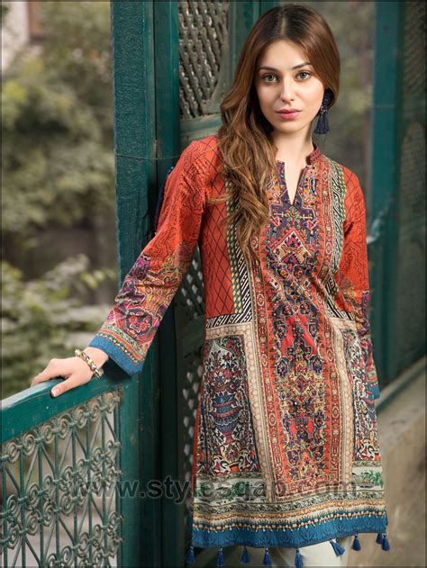 Kurtis are designed with different fabrics, different patterns, works, and colors. Summer Fashion Lawn Kurti Designs Trends Latest Collection ...
