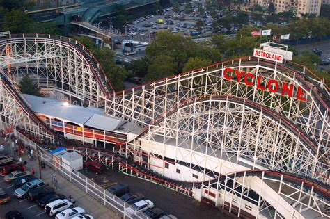 Añadir Cultura Perseguir The Cyclone Roller Coaster Coney Island Puede