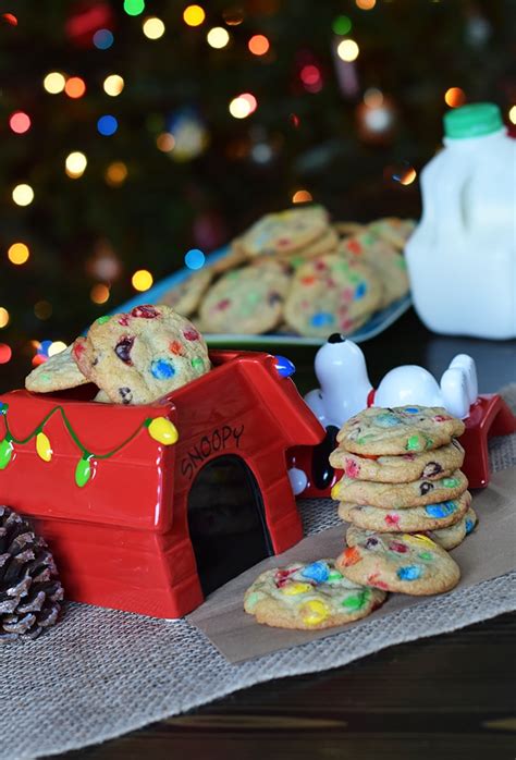 The act of making these christmas light cookies may actually be more fun than eating them! Chocolate Lover's Christmas Light Cookies - Adventures of Mel