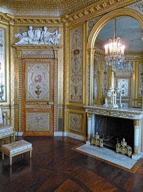 Passing through the bedchamber of the king of versailles, visitors reach the council chamber, where the king worked. LES LIAISONS DE MARIE ANTOINETTE | Marie antoinette ...