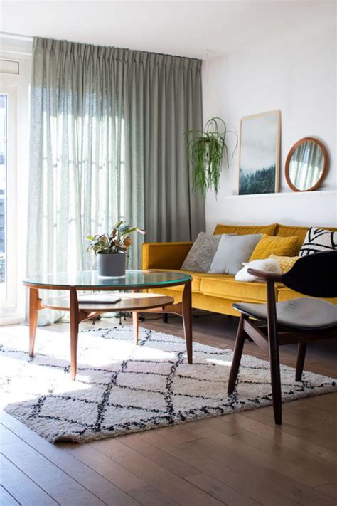 Weitere ideen zu sofa gelb, innenarchitektur, wohnzimmer design. 30 bezaubernde Beispiele für gelbes Sofa im Interieur ...