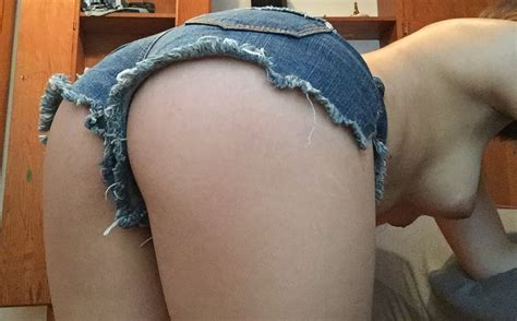 Picnice Legs Daisy Dukes Makes A Man Go Porn Pic