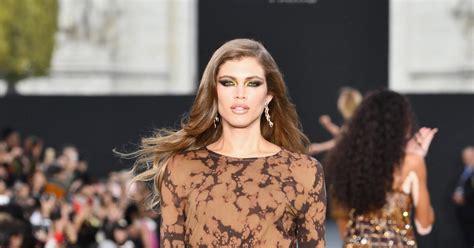 Get to know si swimsuit 2020 rookie valentina sampaio! Valentina Sampaio Becomes Victoria's Secret's First ...