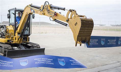 Nait Celebrates Opening Of Heavy Equipment Technology Building Nait